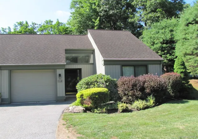 2nd image of 571f Heritage Hills #F, Somers, NY 10589 | MLS# 1023931