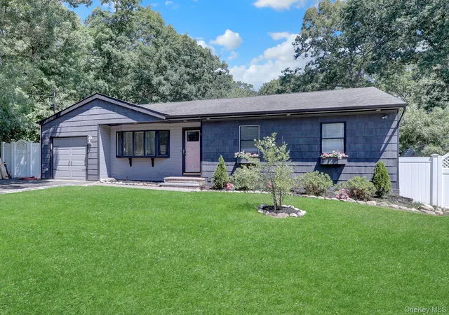 Photo 2 of Single family home for sale at 473 Long Is Ave, Brookhaven, NY 11763 | MLS# 1023940 | Listing updated on 2026-09-23