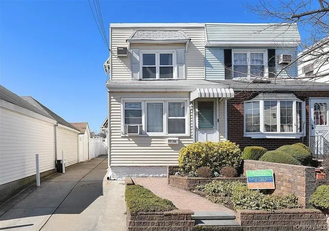 Homes for sale in New York, NY | 32 50 201st St, New York, NY 11361 | MLS# 1023954