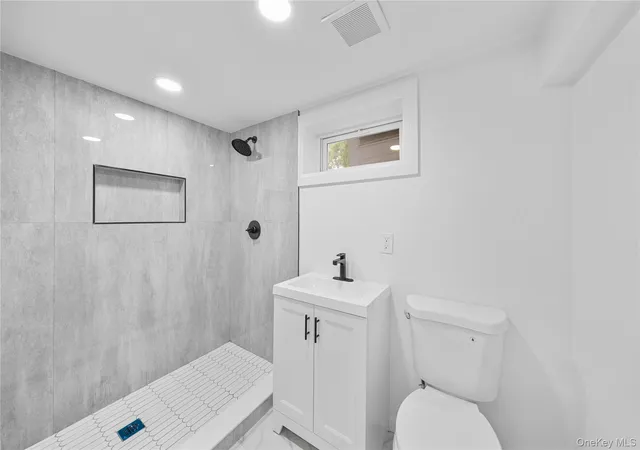 12th image of 504 Decatur St, Hempstead, NY 11553 | MLS# 1023958