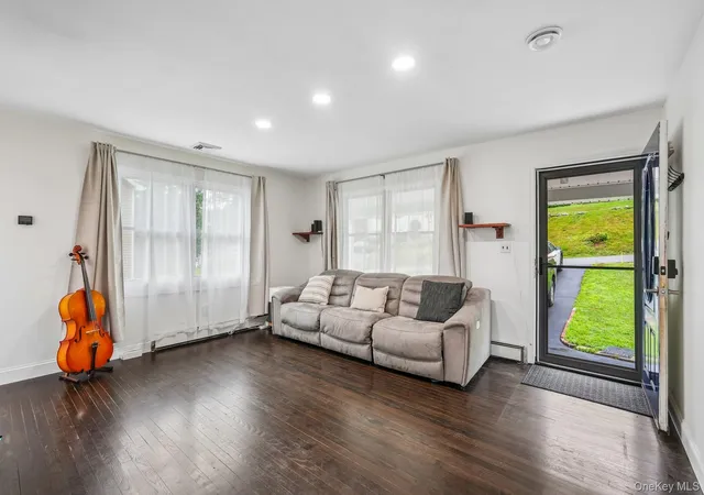 Photo 4 of Single family home for sale at 849 Warren Ave, Mount Pleasant, NY 10594 | MLS# 1023960 | Listing updated on 2026-08-02