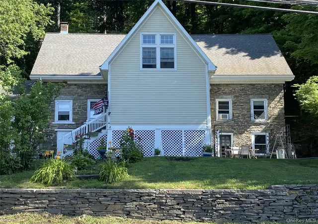 Homes for sale in Ulster, NY | 696 Sawkill Rd, Ulster, NY 12401 | MLS# 1023963