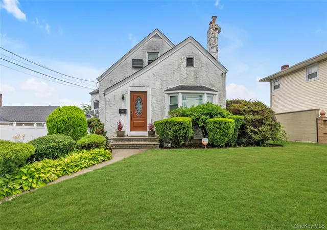 Homes for sale in Hempstead, NY | 1639 N Empire St, Hempstead, NY 11003 | MLS# 1023970