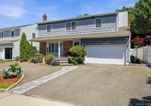 Photo 3 of Single family home for sale at 156 Lea Ann Ter, Wantagh, NY 11793 | MLS# 1023989 | Listing updated on 2026-09-01