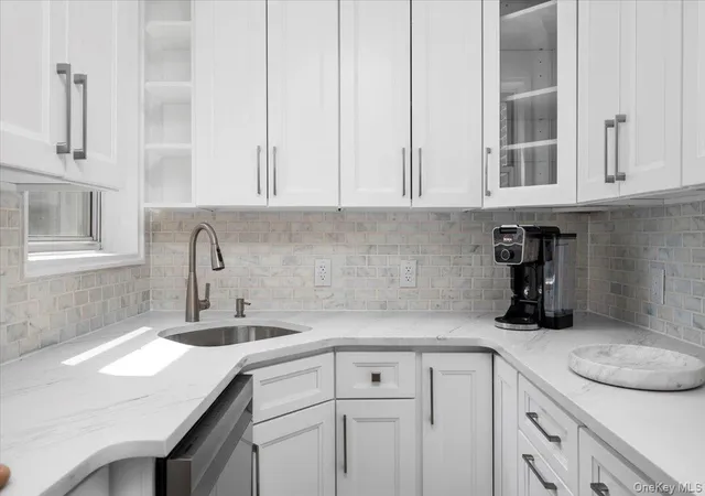 2nd image of 1111 Midland Ave #6G, Yonkers, NY 10708 | MLS# 1023995