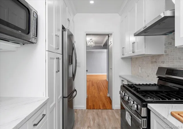 3rd image of 1111 Midland Ave, Yonkers, NY 10701