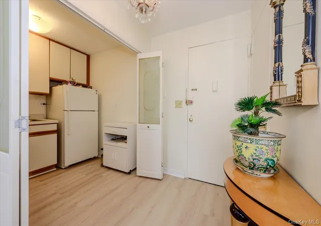 3rd image of 172-70 Highland Ave, New York City, NY 11432