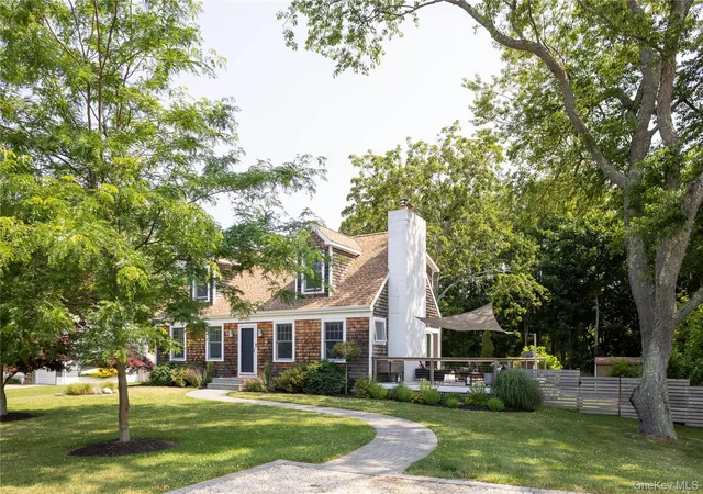 1st image of 1050 Bayview Ave, Southold, NY 11971 | MLS# 1024020