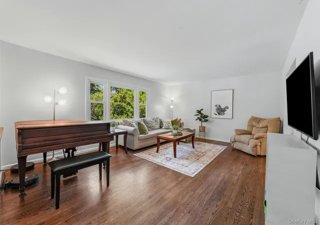 Homes for sale in Ossining, NY | 124 Cedar Ln, Ossining, NY 10562 | MLS# 1024026