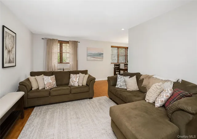 Homes for sale in New York, NY | 414 Maryland Ave #2C, New York, NY 10305 | MLS# 1024031