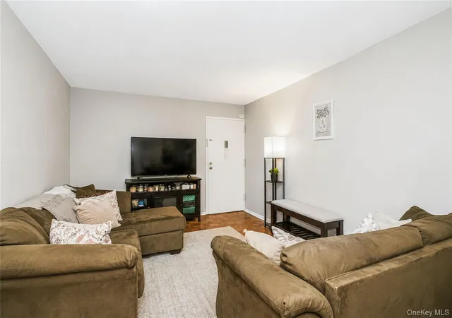 Homes for sale in New York, NY | 414 Maryland Ave #2C, New York, NY 10305 | MLS# 1024031