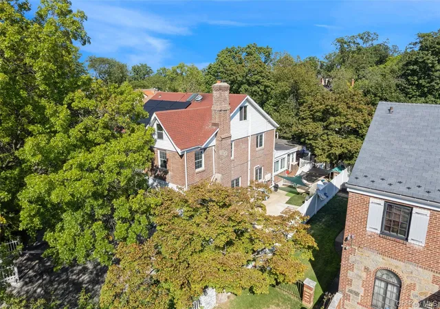 2nd image of 82 27 Utopia Pkwy, Jamaica, NY 11432 | MLS# 1024034