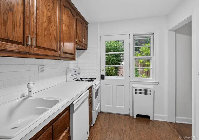 5th image of 30 Pondview Rd, Rye, NY 10580