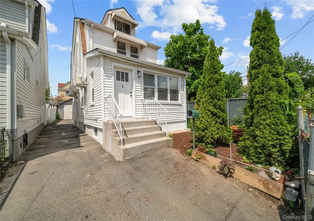 2nd image of 11422 212th St, New York, NY 11411 | MLS# 1024052