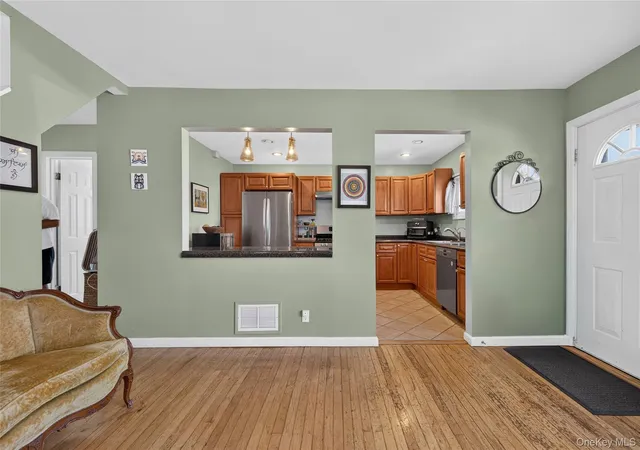4th image of 120 Bert Ave, North Hempstead, NY 11590 | MLS# 1024054