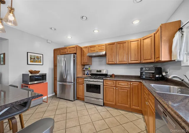 5th image of 120 Bert Ave, North Hempstead, NY 11590 | MLS# 1024054