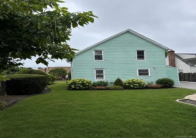 3rd image of 170 Uniondale Ave, Hempstead, NY 11553 | MLS# 1024062