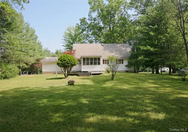 Photo 3 of Single family home for sale at 16 Elizabeth Dr, Tivoli, NY 12583 | MLS# 1024067 | Listing updated on 2026-09-21