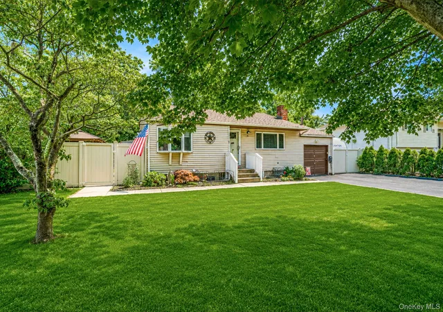 3rd image of 31 Sarah Dr, Brookhaven, NY 11755 | MLS# 1024068