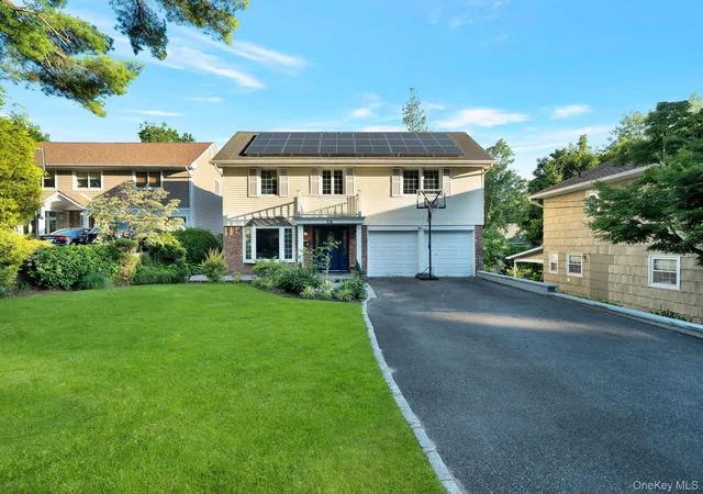 Photo 2 of Sale Pending at 36 Combes Dr, North Hempstead, NY 11030 | MLS# 1024069 | Listing updated on 2026-07-28