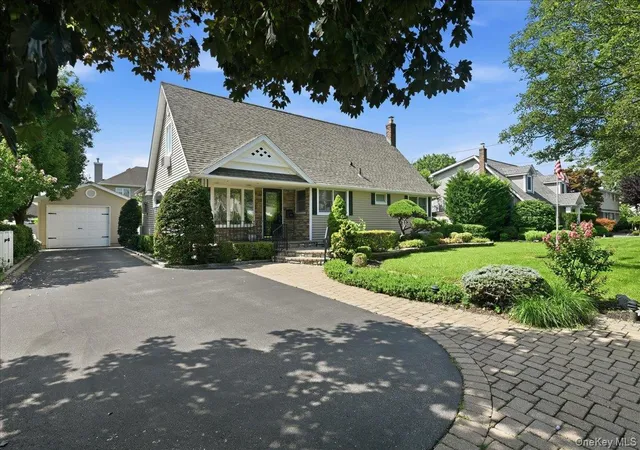 1st image of 672 Westbury Ave, North Hempstead, NY 11590 | MLS# 1024082