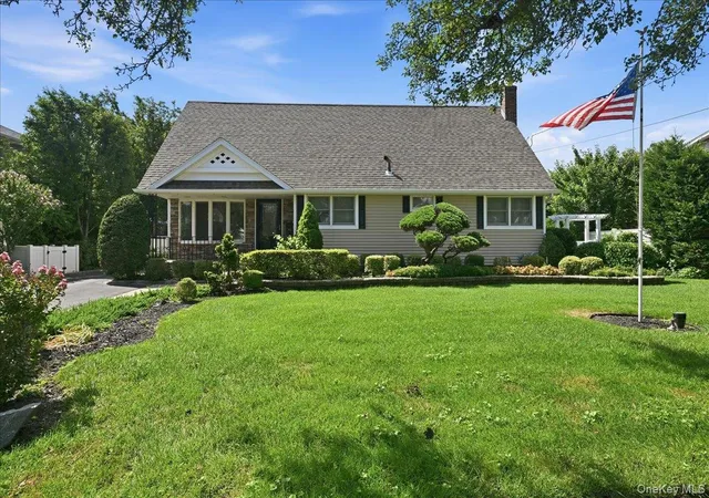 Photo 3 of Sale Pending at 672 Westbury Ave, North Hempstead, NY 11590 | MLS# 1024082 | Listing updated on 2026-08-14