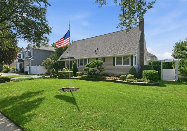 Photo 3 of Sale Pending at 672 Westbury Ave, North Hempstead, NY 11590 | MLS# 1024082 | Listing updated on 2026-08-14