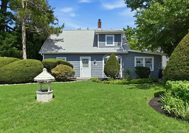 Photo 1 of Single family home for sale at 635 Whittier St, Hempstead, NY 11590 | MLS# 1024083 | Listing updated on 2026-08-24