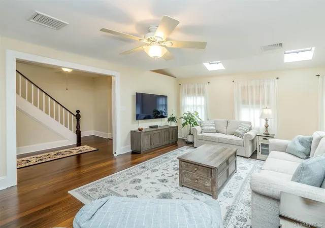 4th image of 1 Raymond St, Glen Cove, NY 11542 | MLS# 1024085