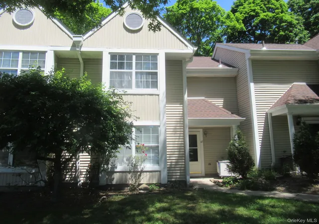 2nd image of 127 Creekside Cir, Spring Valley, NY 10977 | MLS# 1024094