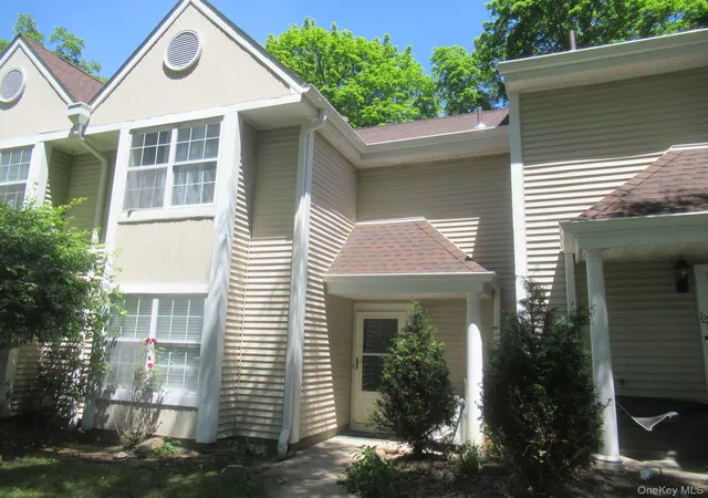 Photo 3 of Condo for sale at 127 Creekside Cir, Spring Valley, NY 10977 | MLS# 1024094 | Listing updated on 2026-07-11