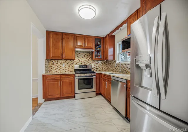 Homes for sale in Yonkers, NY | 53 Holly St, Yonkers, NY 10704 | MLS# 1024123