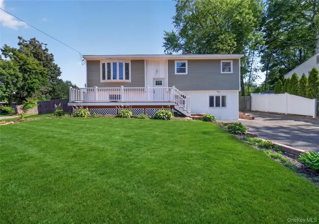 4th image of 42 Crestwood Ln, Brookhaven, NY 11738 | MLS# 1024144