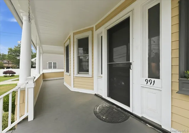 Photo 4 of Sale Pending at 991 Cottage Pl, Hempstead, NY 11510 | MLS# 1024162 | Listing updated on 2026-08-22