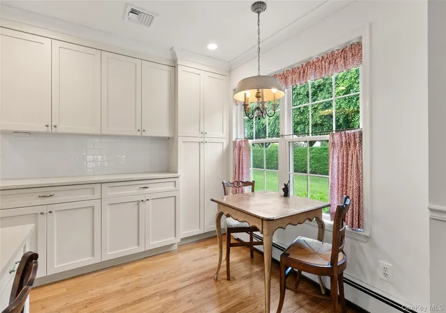 5th image of 31 Joyces Wy, Islip, NY 11706 | MLS# 1024170