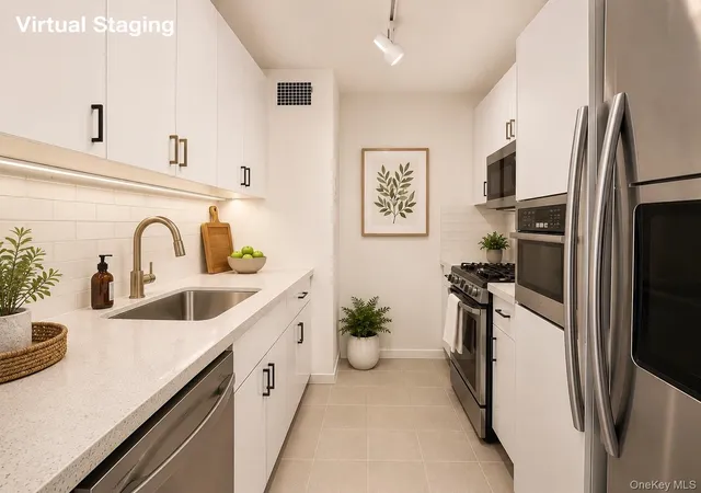 Photo 3 of Condo for sale at 15038 Union Turnpike #8M, Flushing, NY 11367 | MLS# 1024173 | Listing updated on 2026-08-08