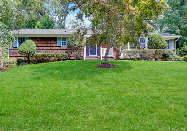 Photo 3 of Sale Pending at 9 Pleasant Dr, Brookhaven, NY 11733 | MLS# 1024174 | Listing updated on 2026-08-03