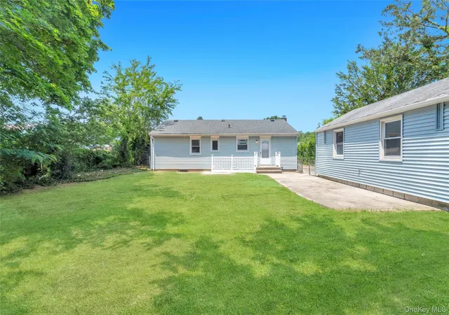 4th image of 61 Herbert Cir, Patchogue, NY 11772 | MLS# 1024187