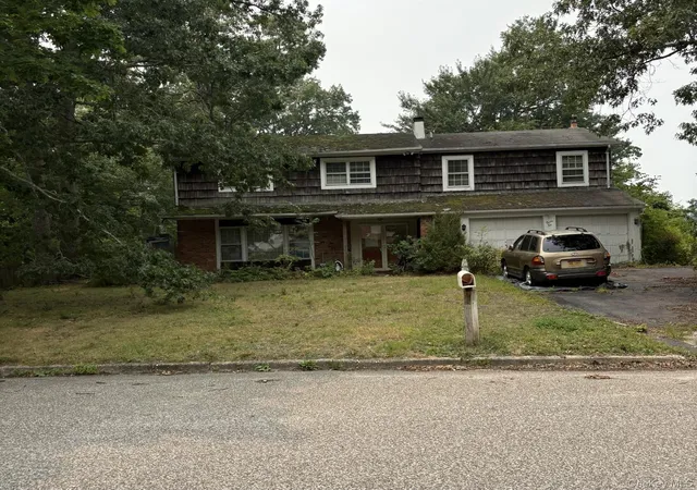 Photo 2 of Single family home for sale at 36 Forest Ln, Coram, NY 11727 | MLS# 1024195 | Listing updated on 2026-08-18