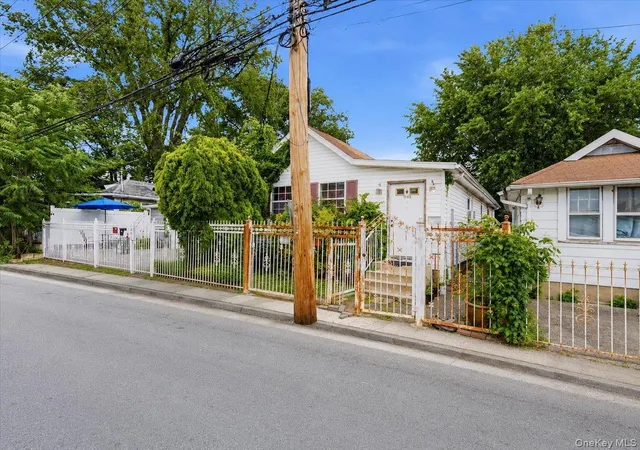 Homes for sale in New York, NY | 1202 Harding Park, New York, NY 10473 | MLS# 1024198