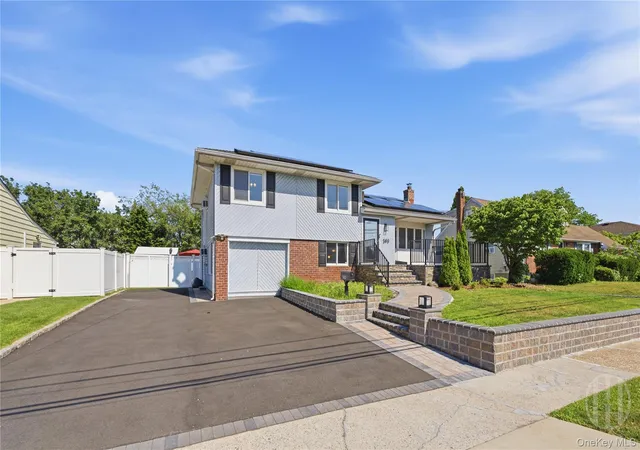 3rd image of 140 Intervale Ave, Oyster Bay, NY 11735 | MLS# 1024203