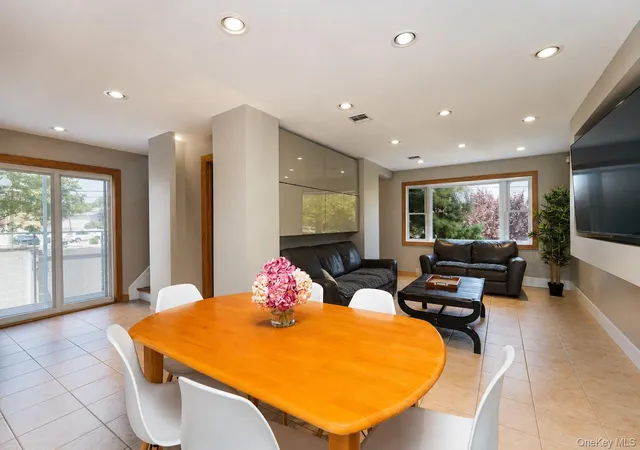 Photo 4 of Single family home for sale at 124 Reid Ave, Staten Island, NY 10305 | MLS# 1024207 | Listing updated on 2026-08-26
