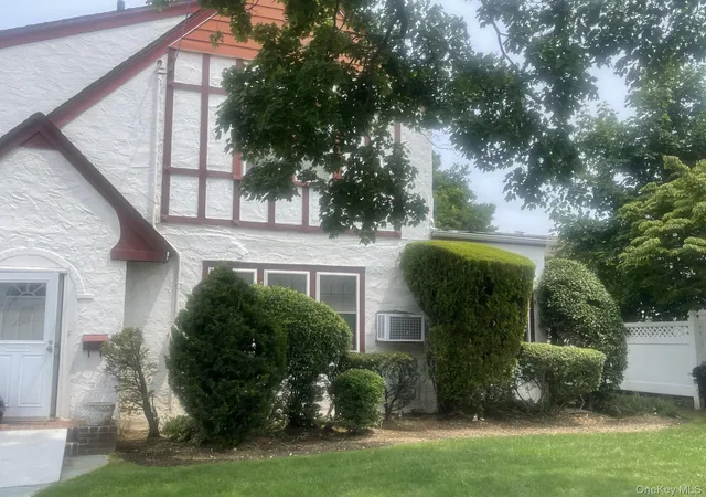 Photo 1 of Sale Pending at 334 Westwood Rd, Hempstead, NY 11598 | MLS# 1024208 | Listing updated on 2026-08-27