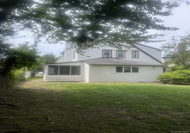 Photo 3 of Sale Pending at 334 Westwood Rd, Hempstead, NY 11598 | MLS# 1024208 | Listing updated on 2026-08-27