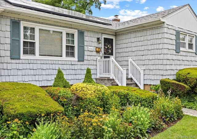 Photo 2 of Sale Pending at 1219 Warwick St, Hempstead, NY 11553 | MLS# 1024221 | Listing updated on 2026-08-20