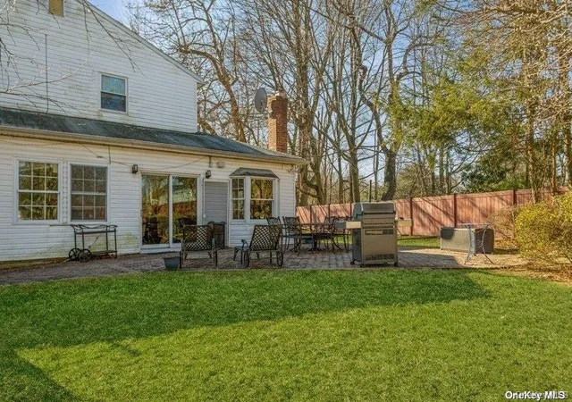 Photo 2 of Single family home for sale at 93 Beacon Hl Rd, North Hempstead, NY 11050 | MLS# 1024223 | Listing updated on 2026-09-13