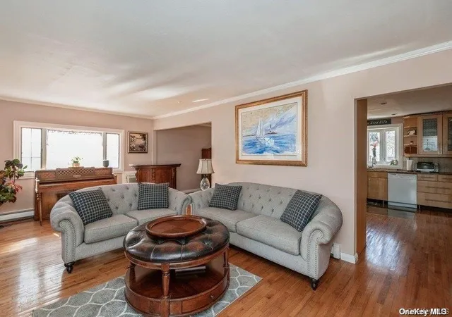 Photo 4 of Single family home for sale at 93 Beacon Hl Rd, North Hempstead, NY 11050 | MLS# 1024223 | Listing updated on 2026-09-13