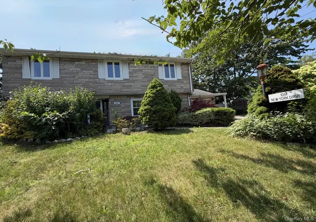 Photo 1 of Sale Pending at 1067 N New York Dr, Oyster Bay, NY 11758 | MLS# 1024231 | Listing updated on 2026-08-17