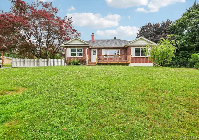 Photo 1 of Single family home for sale at 14 Highview Ave, Warwick (town), NY 10921 | MLS# 1024238 | Listing updated on 2026-10-14