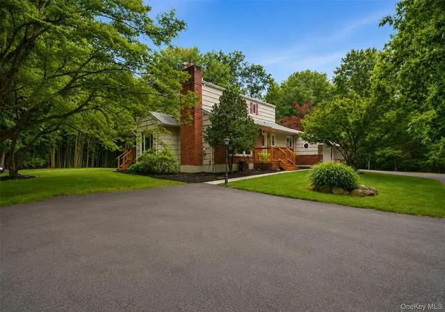 2nd image of 59 Smith Hill Rd, Airmont, NY 10952 | MLS# 1024246